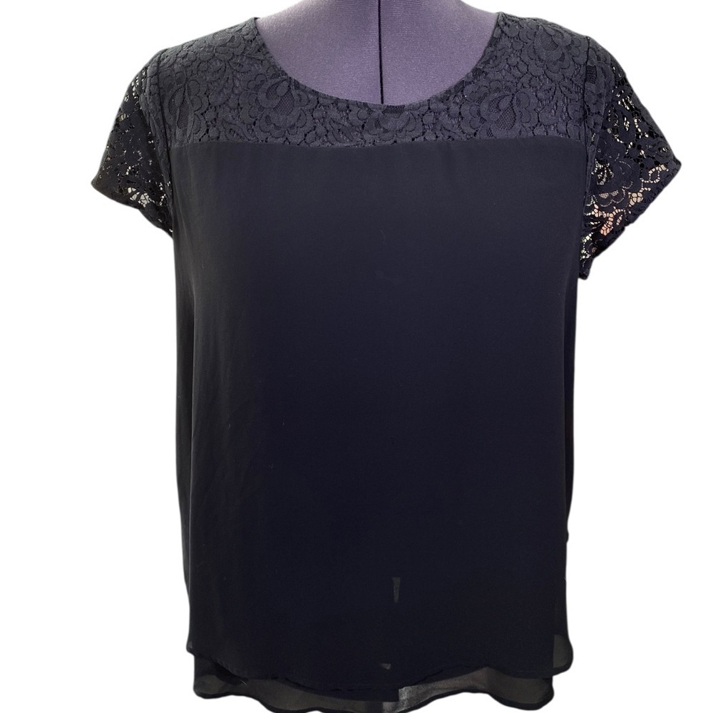 TORRID Women's plus size 3 (3X) black lace accent lined short cap sleeve blouse